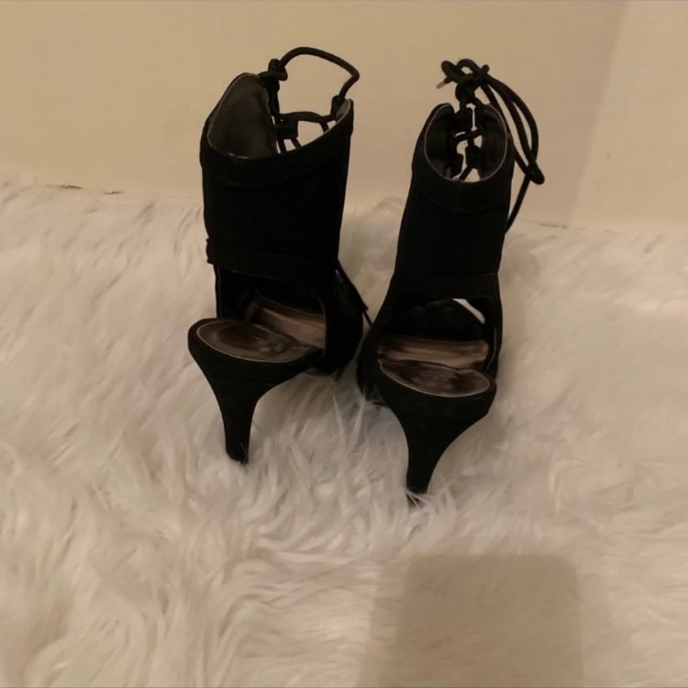 Black tie up heels